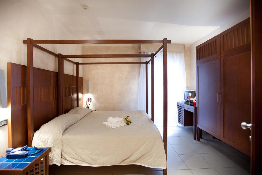 Hotel Canguro Сан-Бенедетто-дель-Тронто Екстер'єр фото