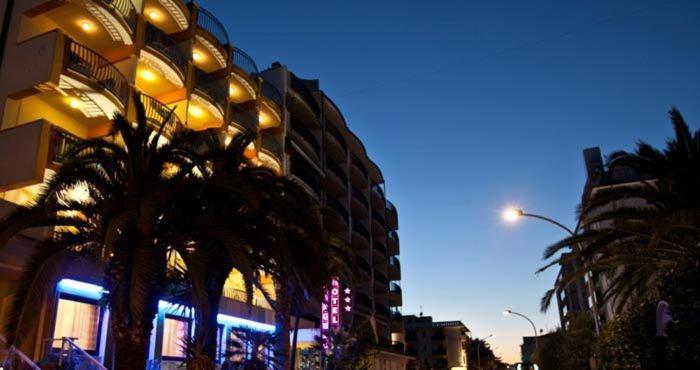 Hotel Canguro Сан-Бенедетто-дель-Тронто Екстер'єр фото