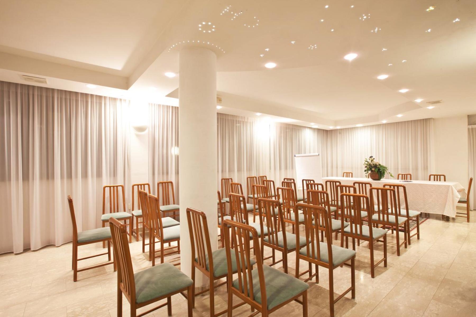 Hotel Canguro Сан-Бенедетто-дель-Тронто Екстер'єр фото